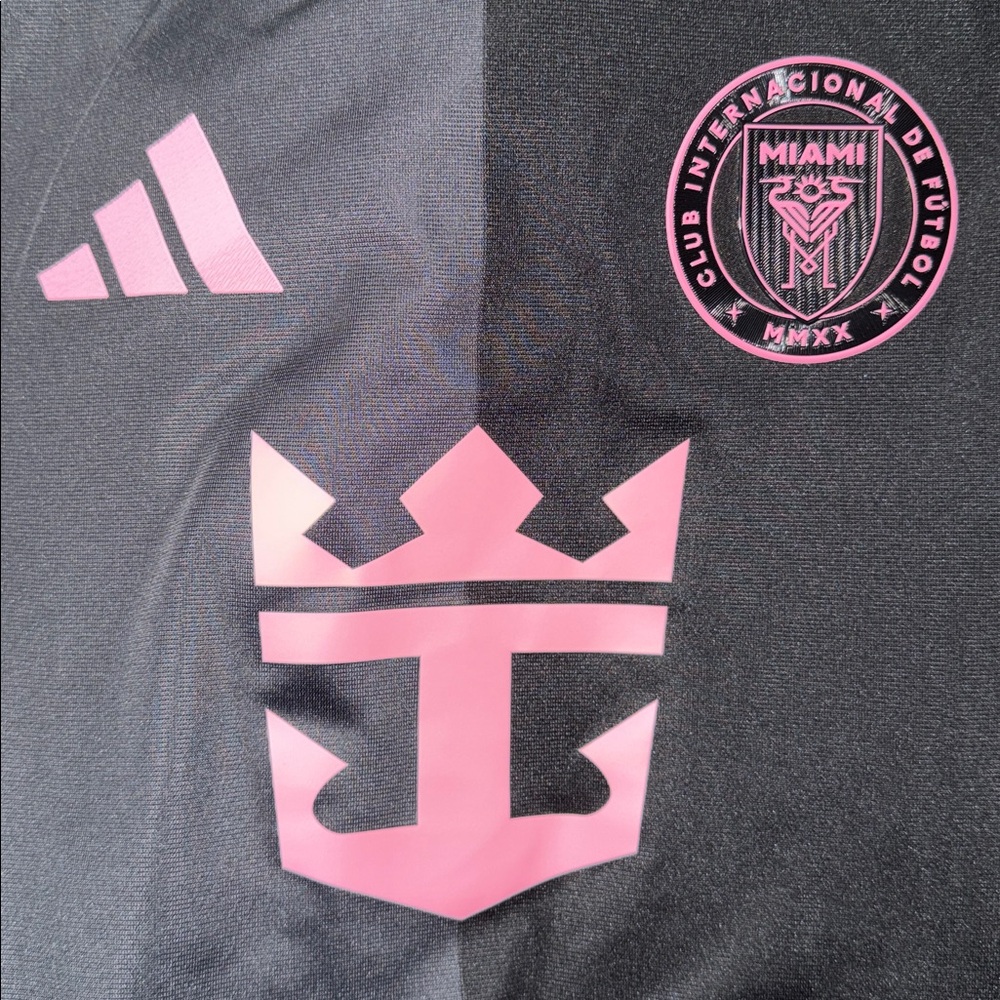 Adidas Messi Black and Pink Men's Jersey RETAILS $180!!! Size small - Picture 7 of 10